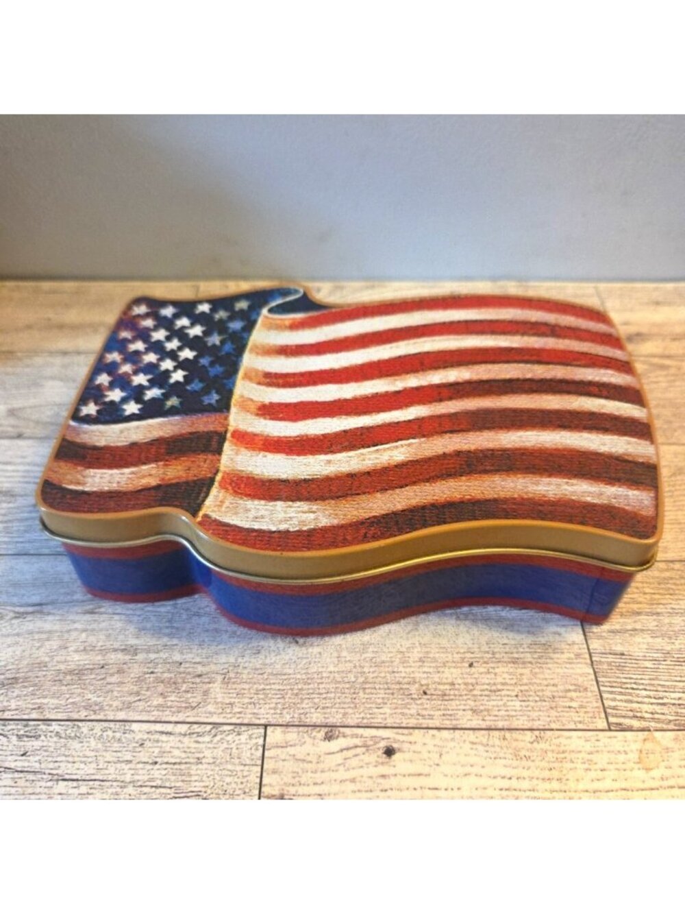 Wavy American Flag Nestle Tin Patriotic Limited Edition Red White Blue Bee Intl